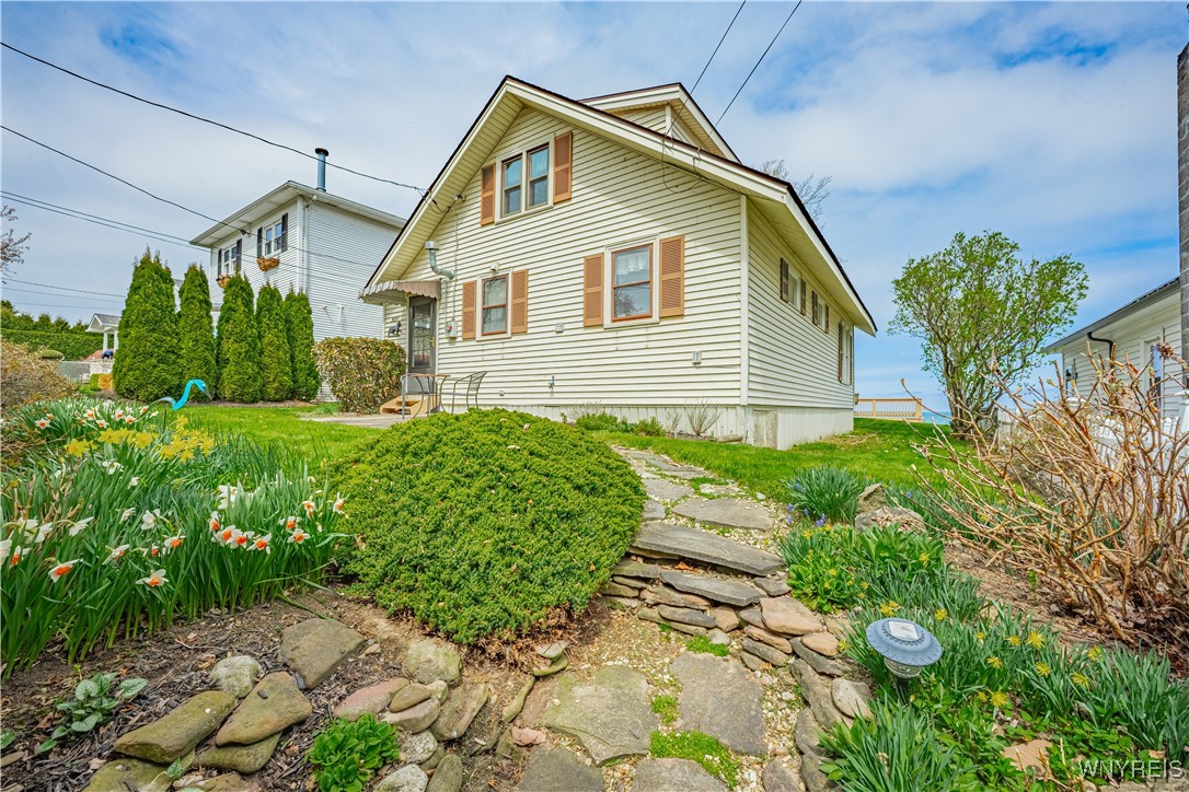 5657 West Bluff Blf, Newfane, New York image 14