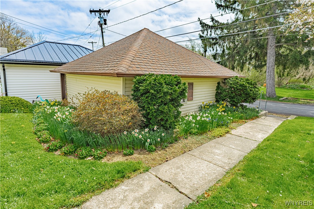 5657 West Bluff Blf, Newfane, New York image 11