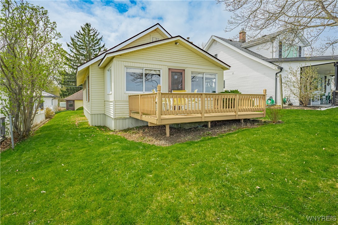 5657 West Bluff Blf, Newfane, New York image 5