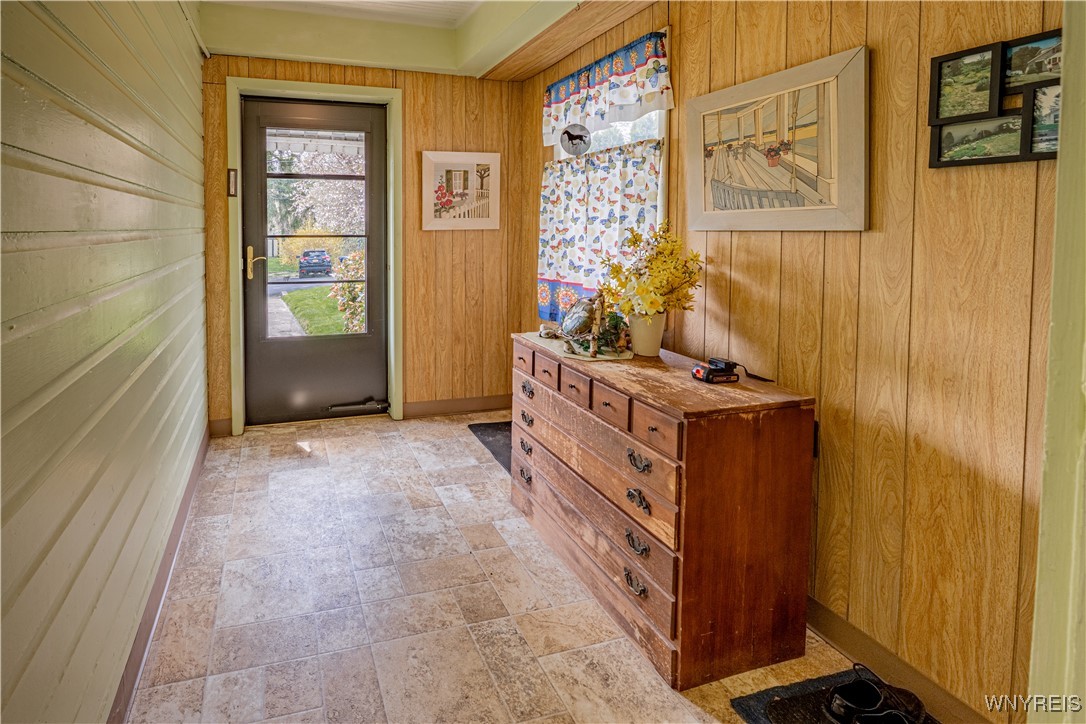 5657 West Bluff Blf, Newfane, New York image 16