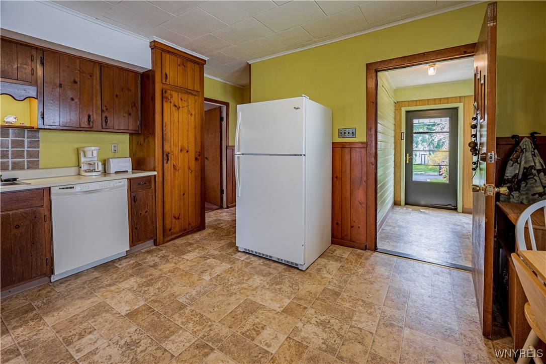 5657 West Bluff Blf, Newfane, New York image 19