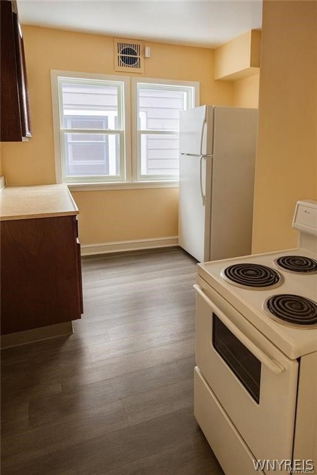 Photo of 64 Montrose Avenue, Buffalo, NY 14214 (MLS # B1666557)