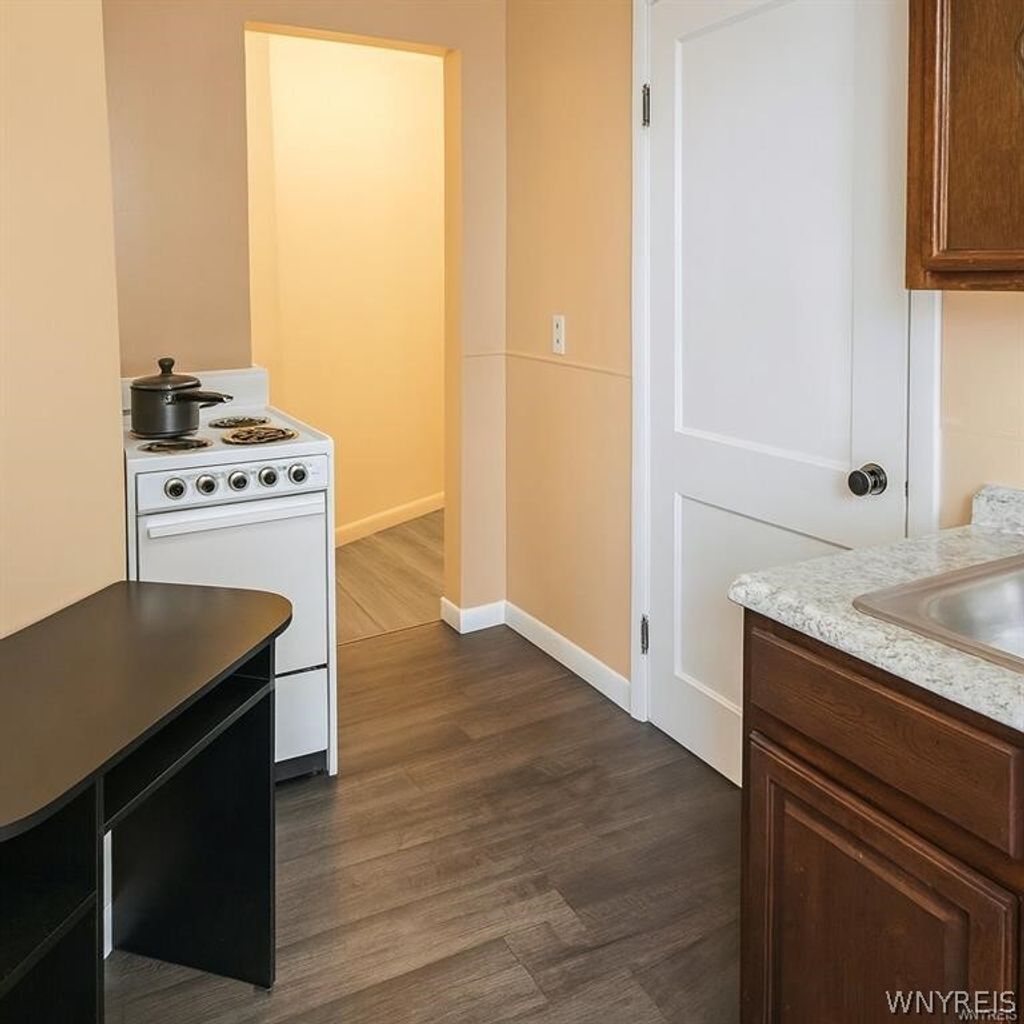 Photo of 64 Montrose Avenue, Buffalo, NY 14214 (MLS # B1666557)