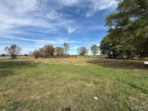 Photo of 6218 Broadway Street, Lancaster, NY 14086 (MLS # B1642573)