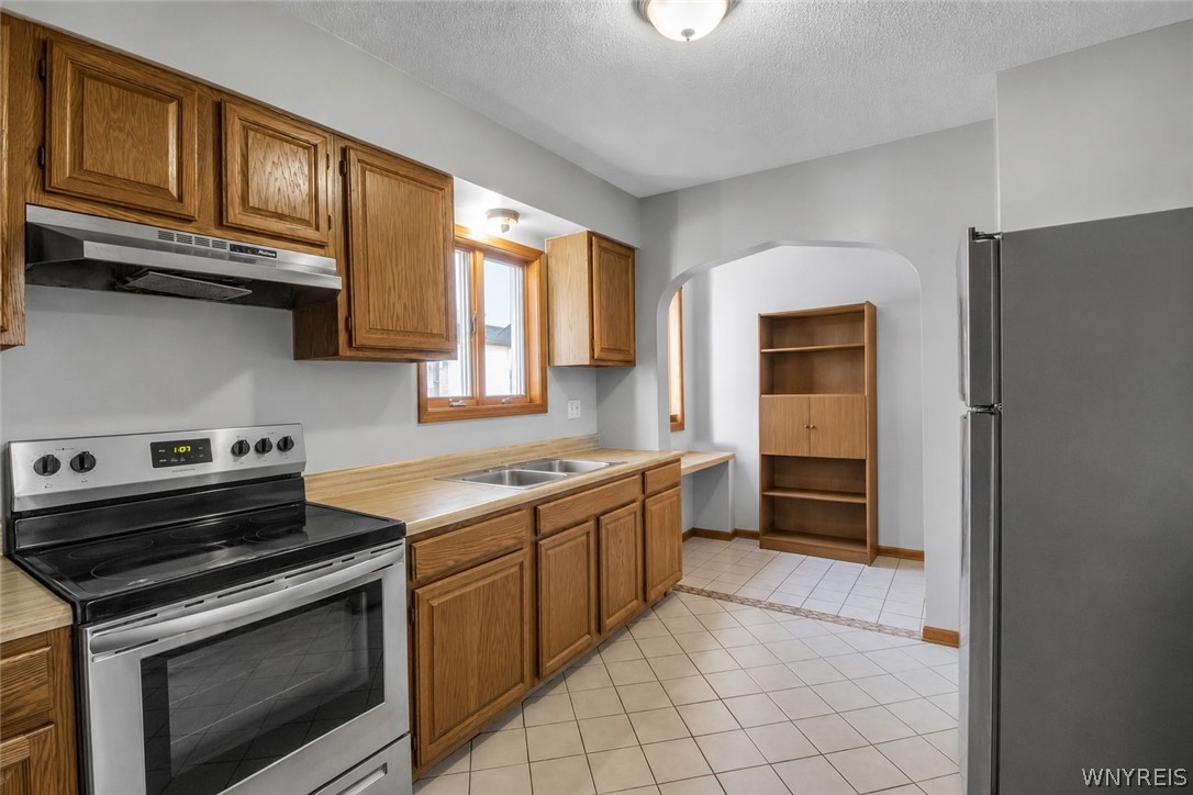 40 W Winspear Avenue S