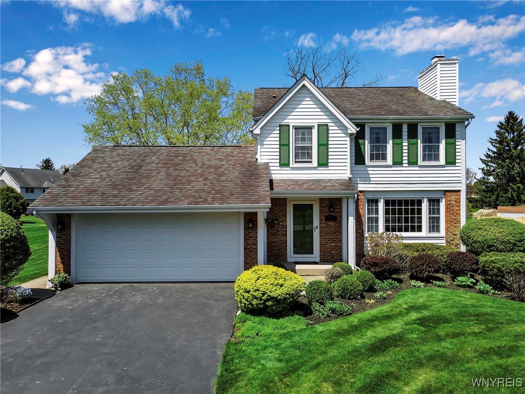 12 Heritage Drive, Lancaster, New York image 1