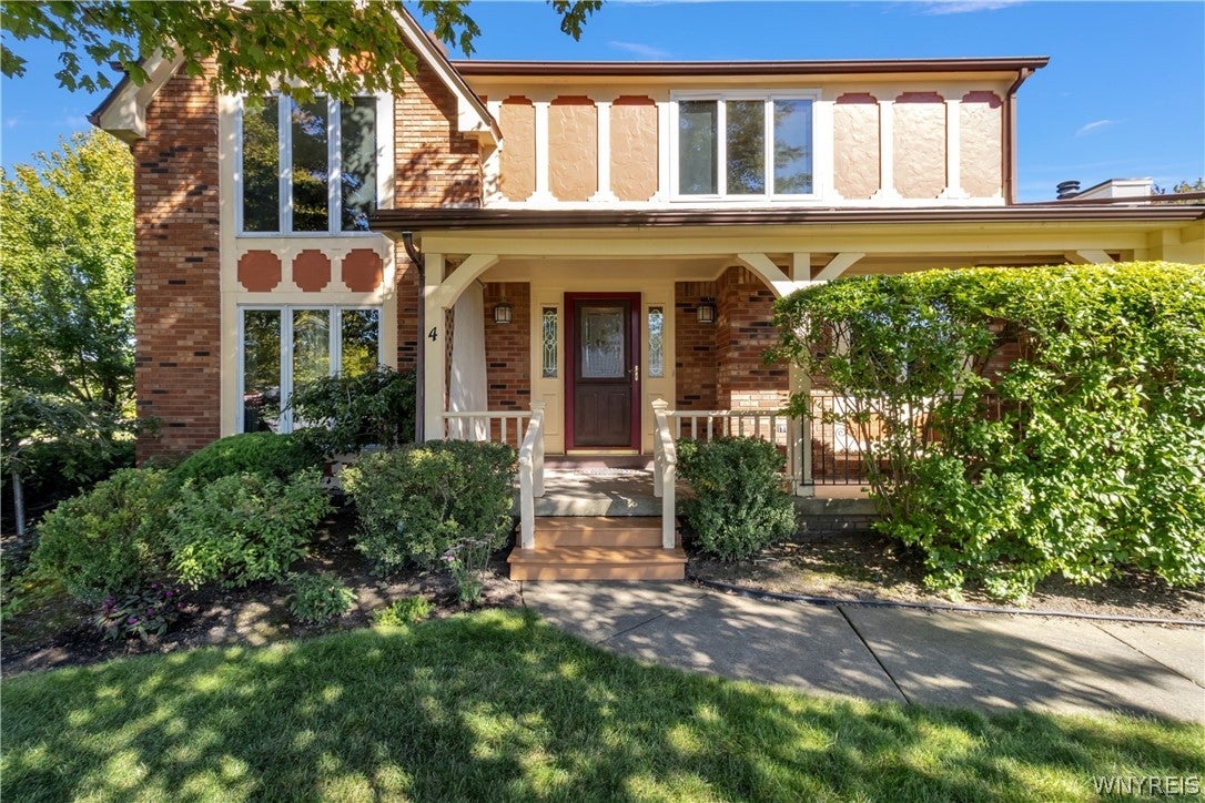 4 Meadowdale Lane