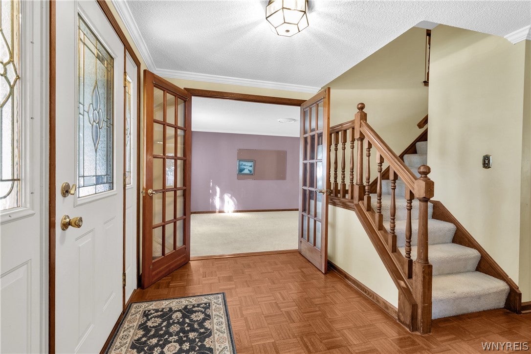 4 Meadowdale Lane