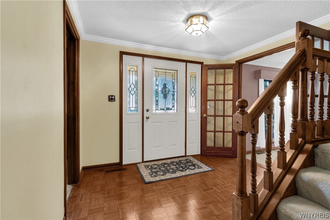 4 Meadowdale Lane