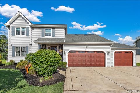 Photo of 7134 Marigold Drive, Wheatfield, NY 14120 (MLS # B1693453)