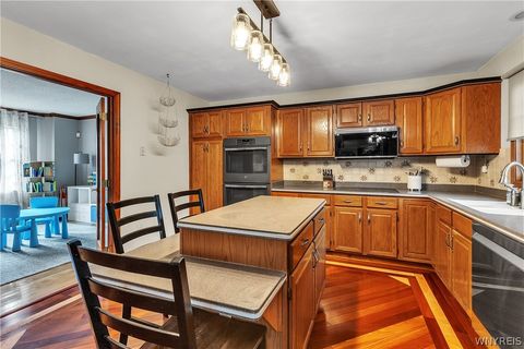 Tiny photo for 7134 Marigold Drive, Wheatfield, NY 14120 (MLS # B1693453)