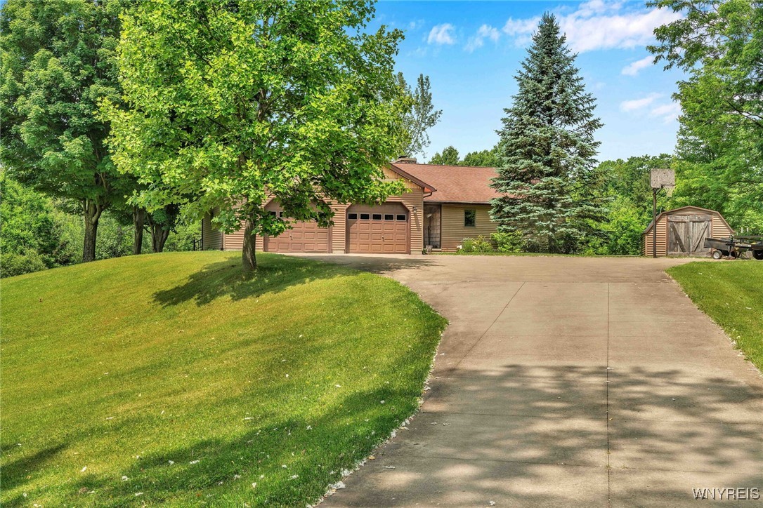 2328 Gowanda Zoar Road, Collins, New York image 1