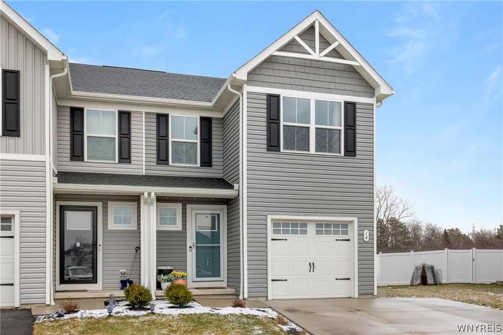 Photo of 14 Grant Court, West Seneca, NY 14218 (MLS # B1667040)