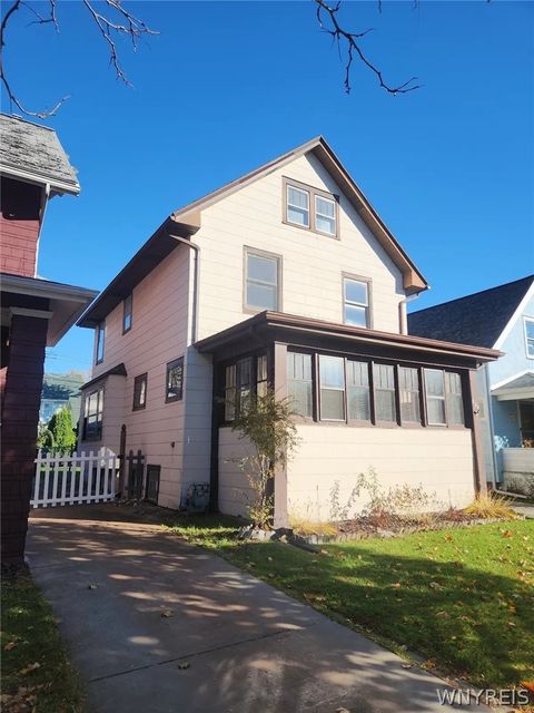 124 Parkwood Avenue Buffalo NY 14217