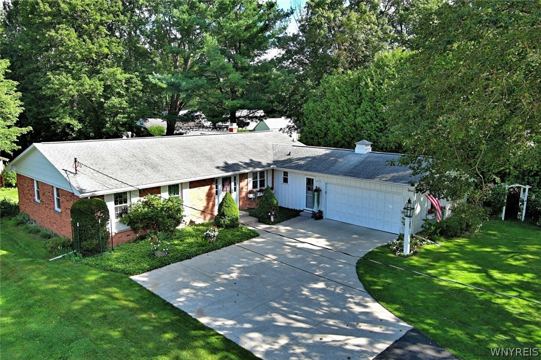 27 Ellis Avenue