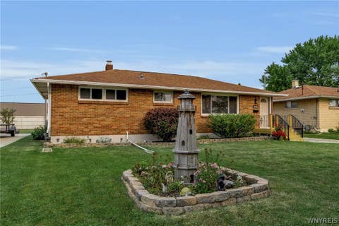 Tiny photo for 352 Two Mile Creek Road, Tonawanda, NY 14150 (MLS # B1701975)