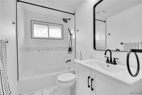 Tiny photo for 352 Two Mile Creek Road, Tonawanda, NY 14150 (MLS # B1701975)