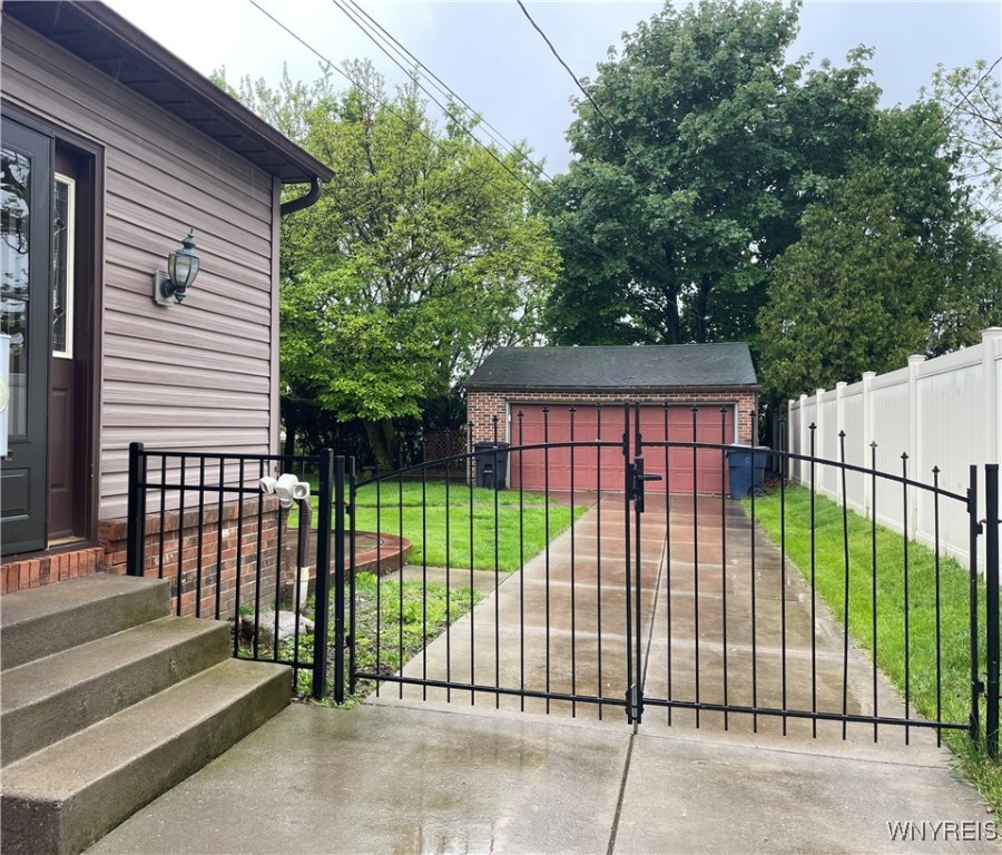 225 S Shore Boulevard, Lackawanna, New York image 2