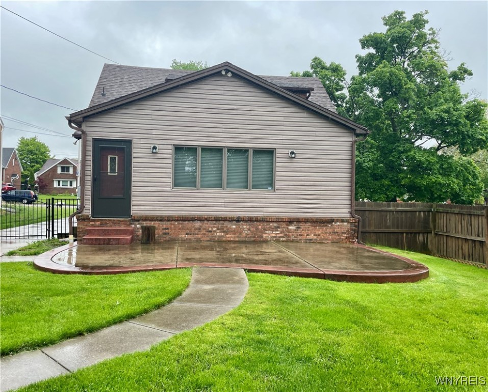 225 S Shore Boulevard, Lackawanna, New York image 3