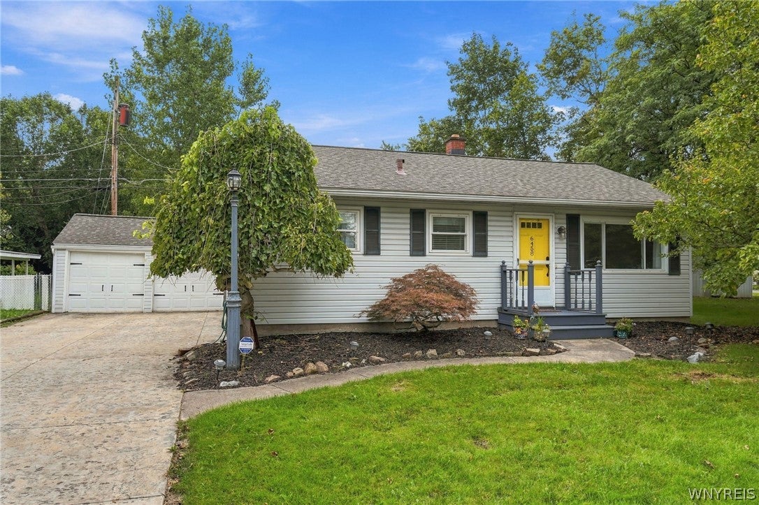 6458 Cloverleaf Drive