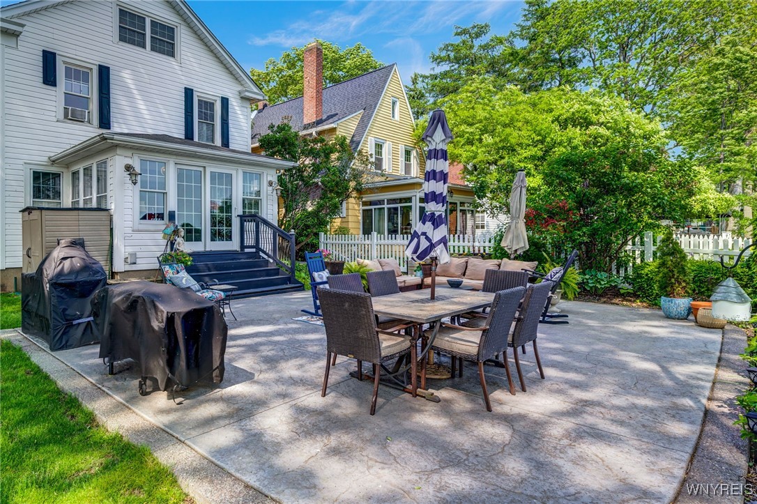 8431 W Rivershore Drive, Niagara Falls, New York image 12