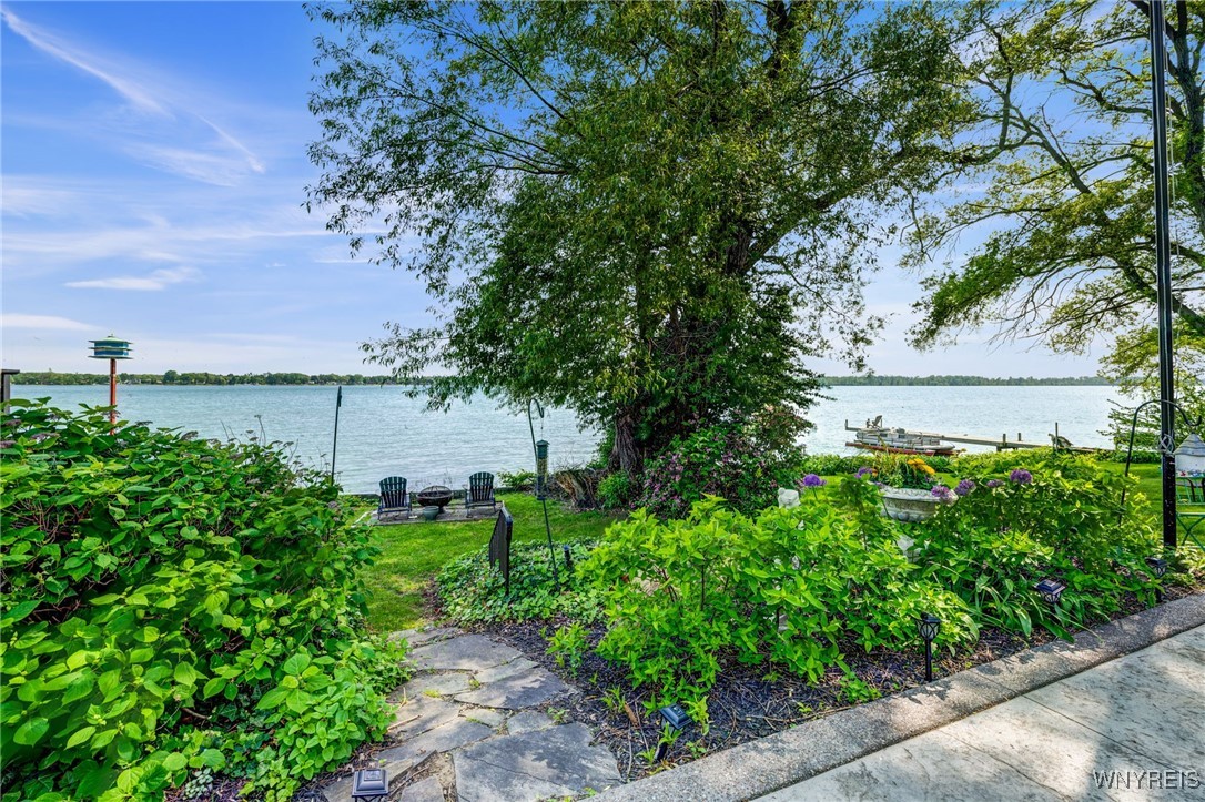 8431 W Rivershore Drive, Niagara Falls, New York image 16