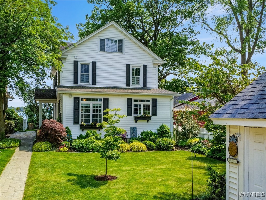 8431 W Rivershore Drive, Niagara Falls, New York image 2