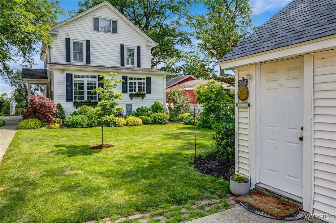8431 W Rivershore Drive, Niagara Falls, New York image 4