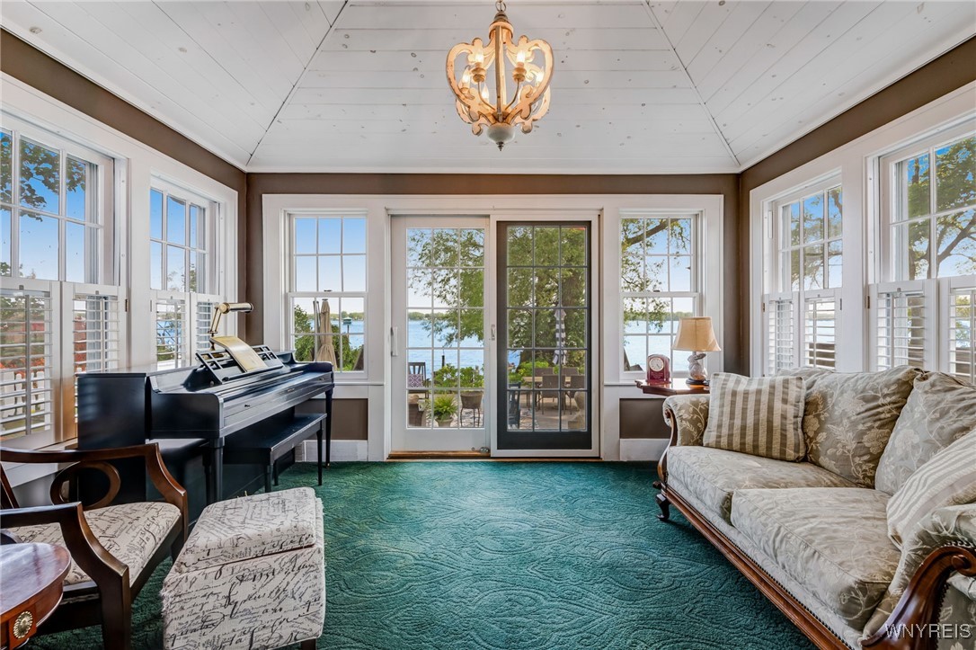 8431 W Rivershore Drive, Niagara Falls, New York image 23