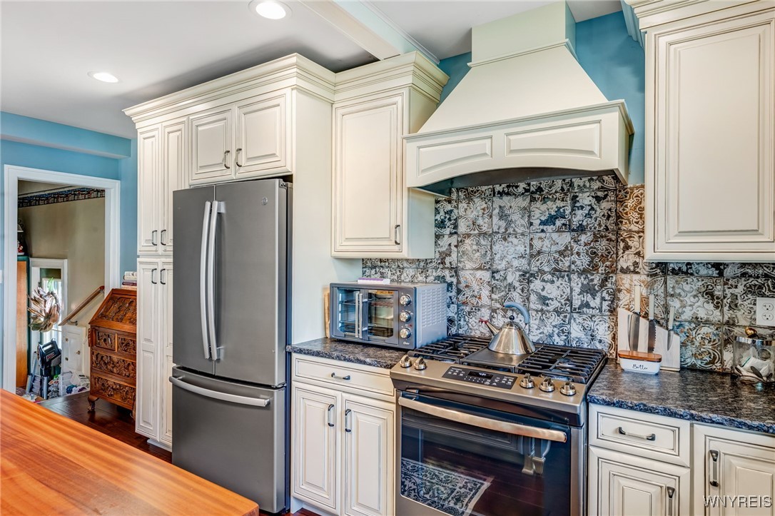 8431 W Rivershore Drive, Niagara Falls, New York image 29
