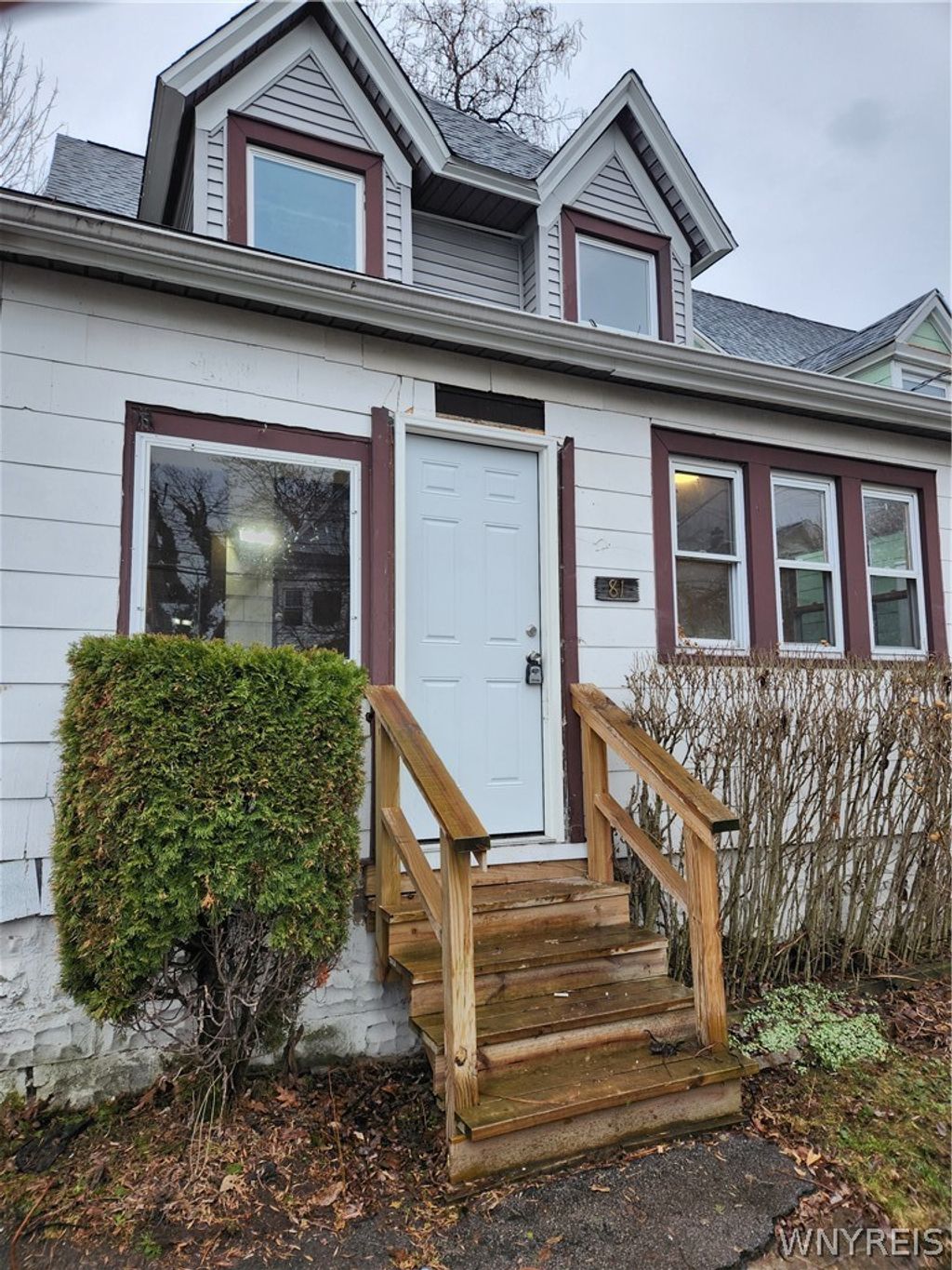 Photo of 81 Mayer Avenue, Buffalo, NY 14207 (MLS # B1668125)