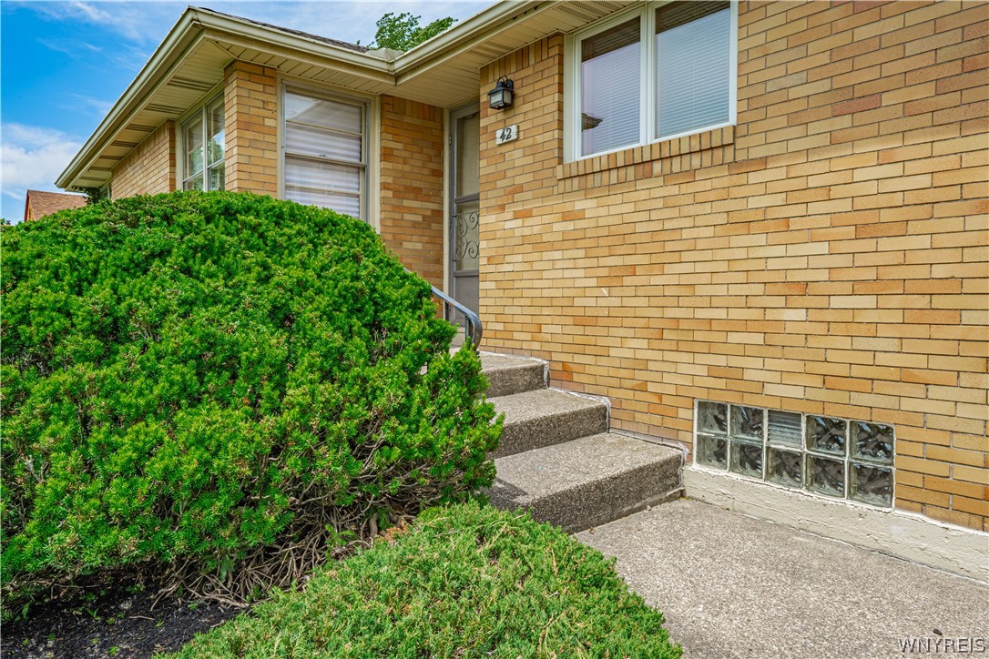 42 Alden Ave
