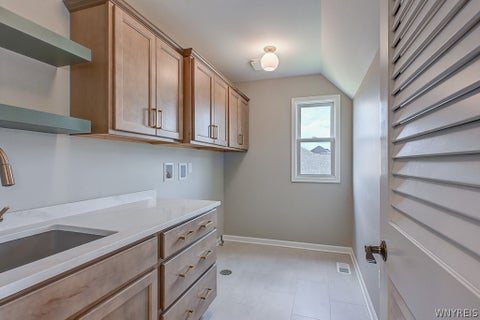 Tiny photo for 5112 Kandefer's Trail, Clarence, NY 14221 (MLS # B1713477)