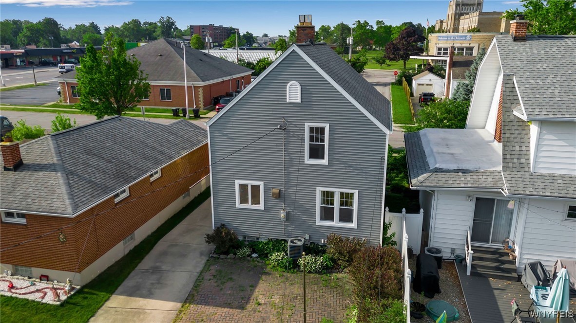21 Waverly Avenue