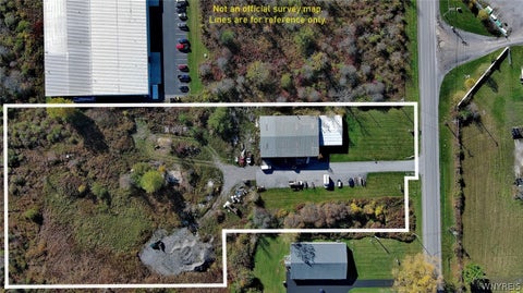 Photo of 135 Gunnville Rd Road, Lancaster, NY 14086 (MLS # B1726114)