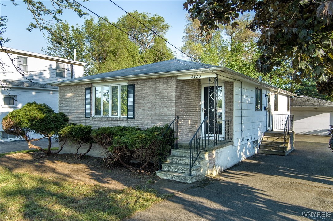 2923 North Avenue, Niagara Falls, New York image 1