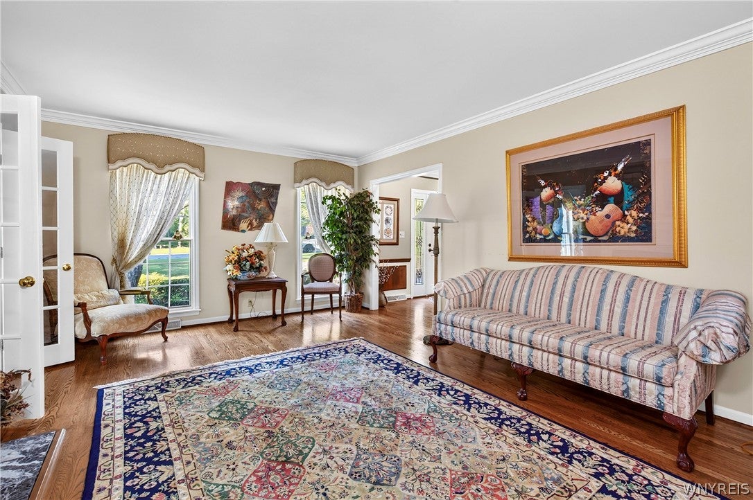 76 Tanglewood Drive W