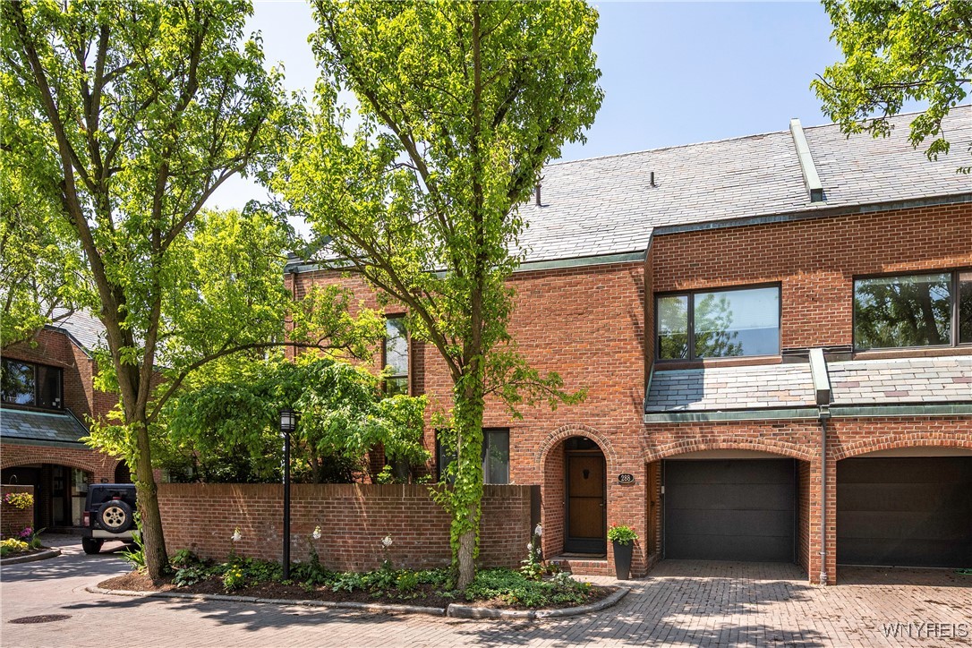 288 Rivermist Drive, Buffalo, New York image 1
