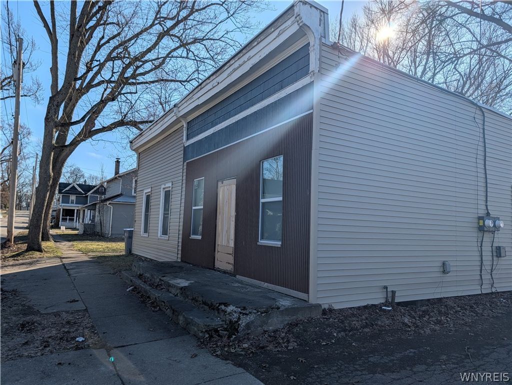 Photo of 165 Erie Street, Lockport City, NY 14094 (MLS # B1665535)