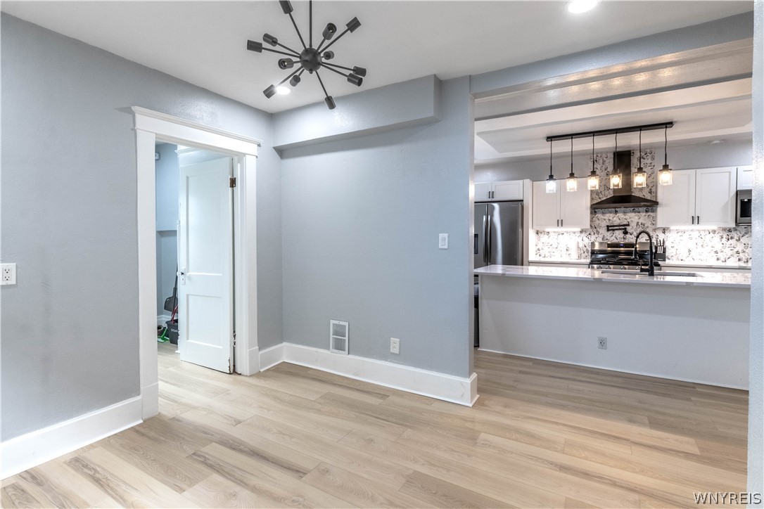 9 Hamlin Road