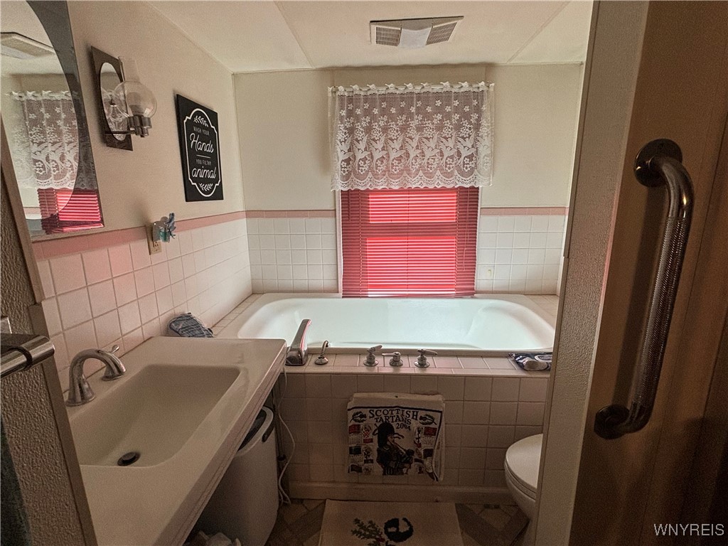11020 Fairview Drive, Perrysburg, New York image 11