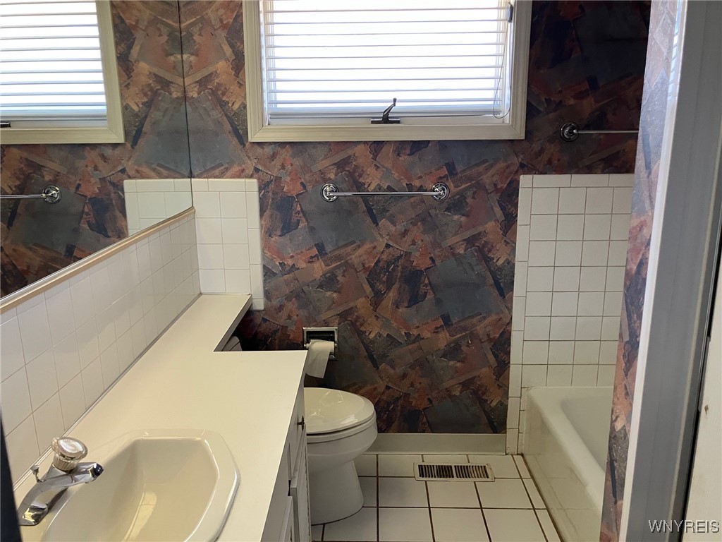 204 Delamere Road, Amherst, New York image 17