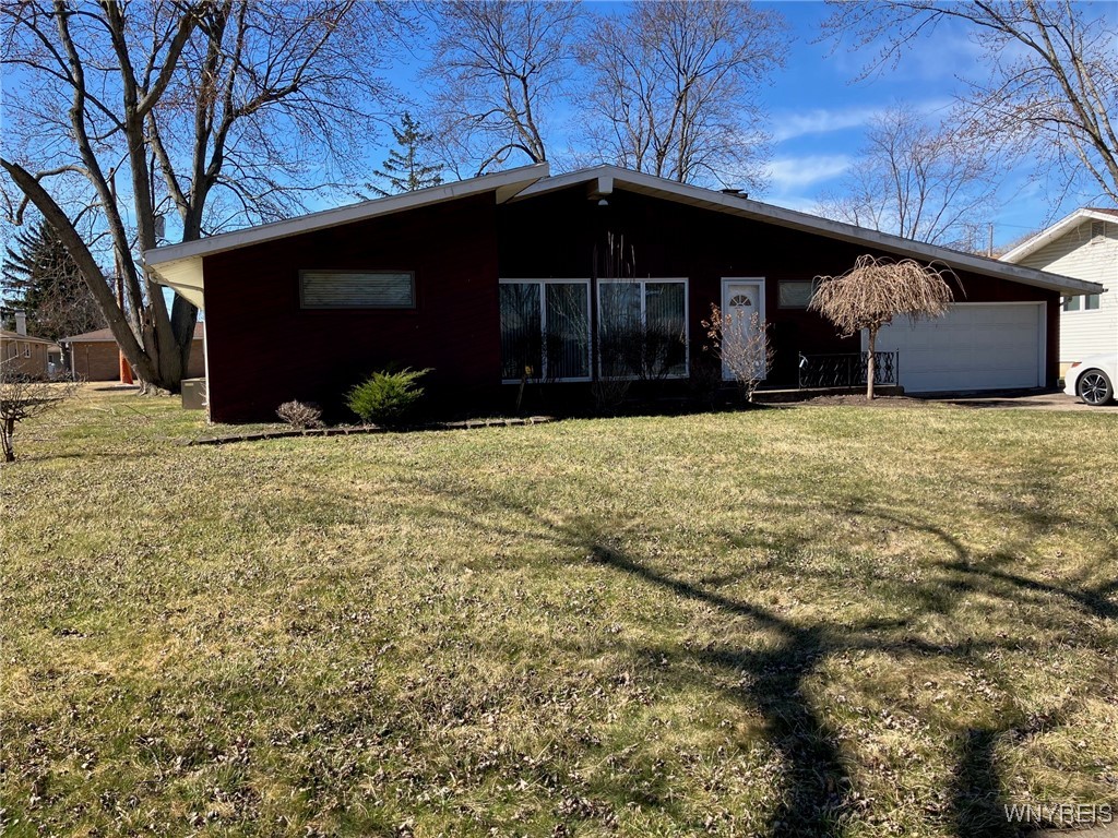 204 Delamere Road, Amherst, New York image 1