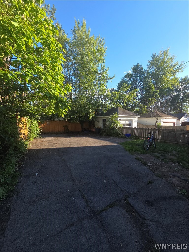 32 Lasalle Avenue