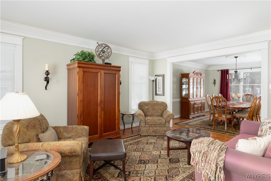 210 Fox Meadow Lane, Orchard Park, New York image 7