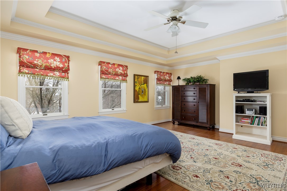 210 Fox Meadow Lane, Orchard Park, New York image 18