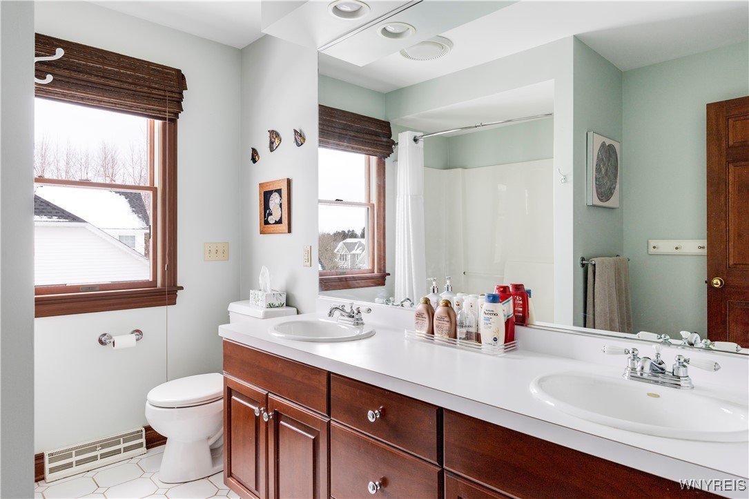 210 Fox Meadow Lane, Orchard Park, New York image 24