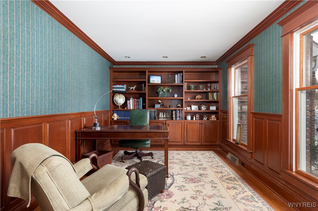 210 Fox Meadow Lane, Orchard Park, New York image 6