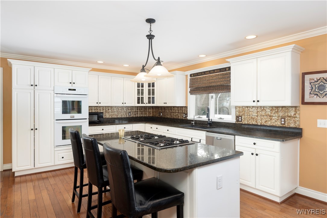 210 Fox Meadow Lane, Orchard Park, New York image 11