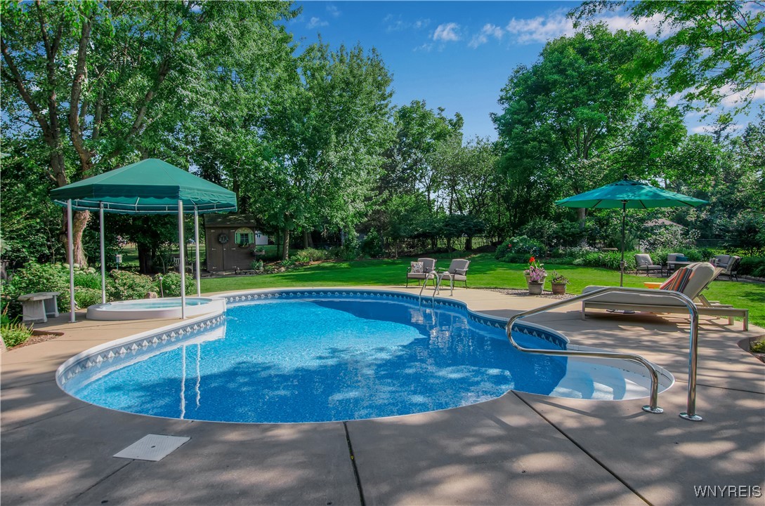 210 Fox Meadow Lane, Orchard Park, New York image 41